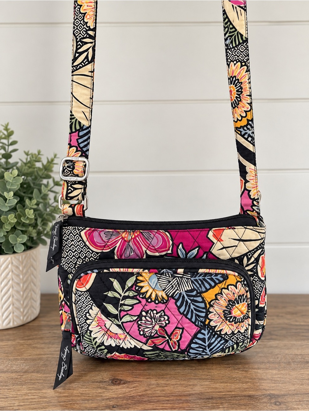 Vera Bradley Triple Zip Hipster Quilted Floral Crossbody Bag "Kauai Floral" euc